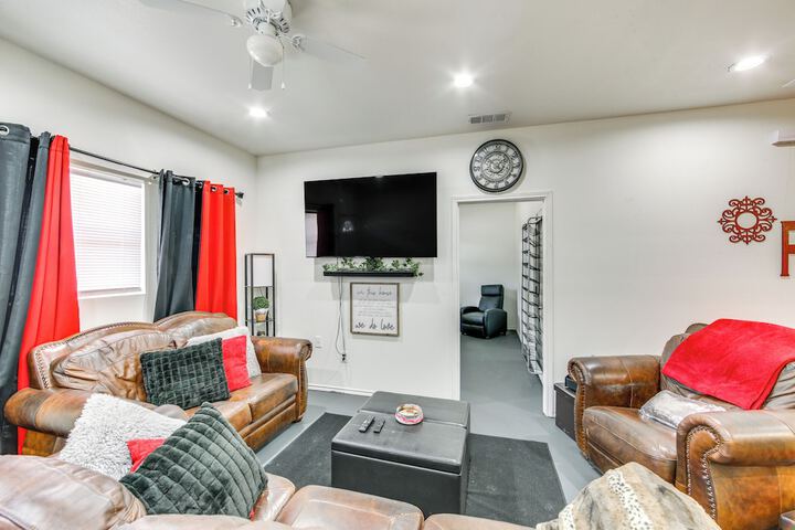 6 Mi to Nature Preserve: Apartment Near Lindale!