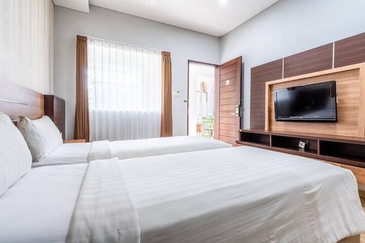 Room 27 of 104