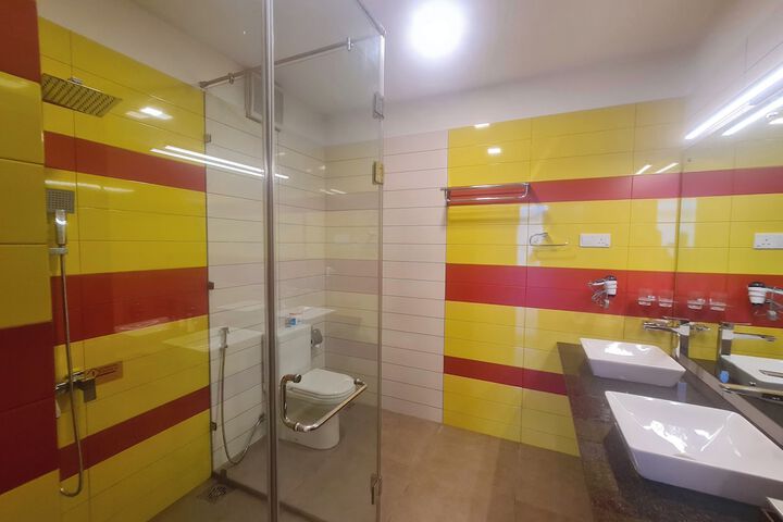 Room 16 of 31
