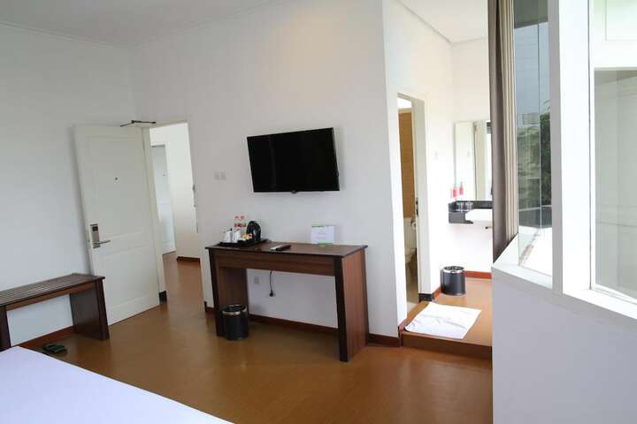 Room 15 of 74