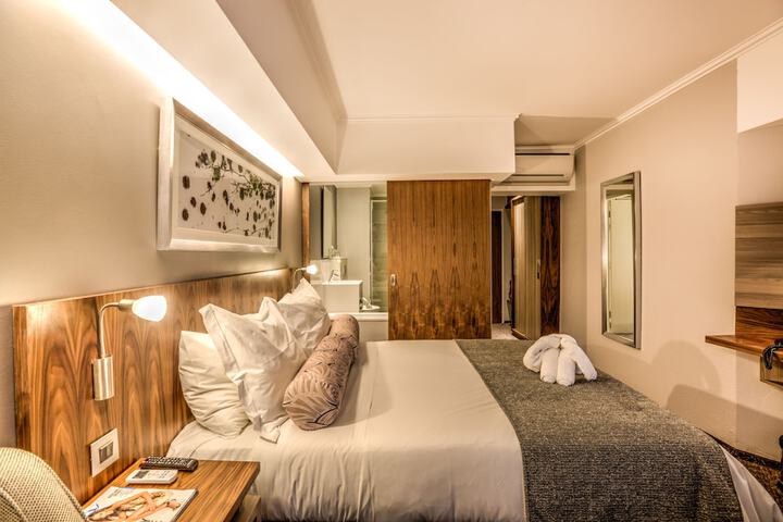 Room 7 of 37