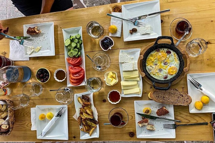 Breakfast/Coffee Service 29 of 35