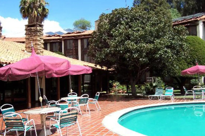 Hotel Pool