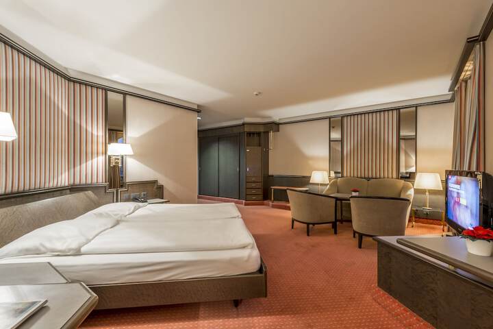 Room 43 of 146