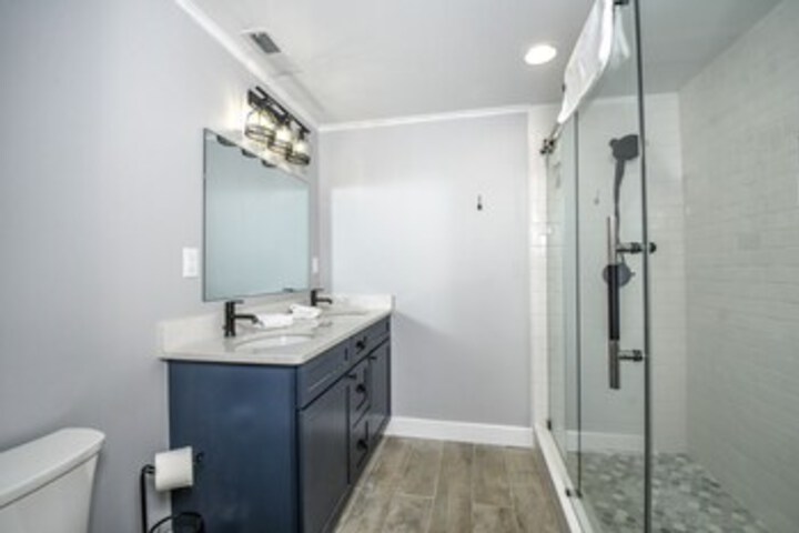 Room 4 of 36