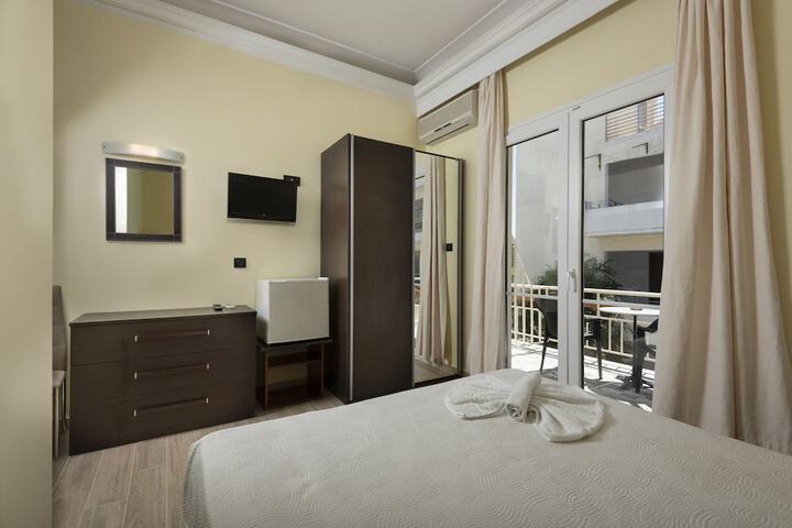 Room 18 of 43
