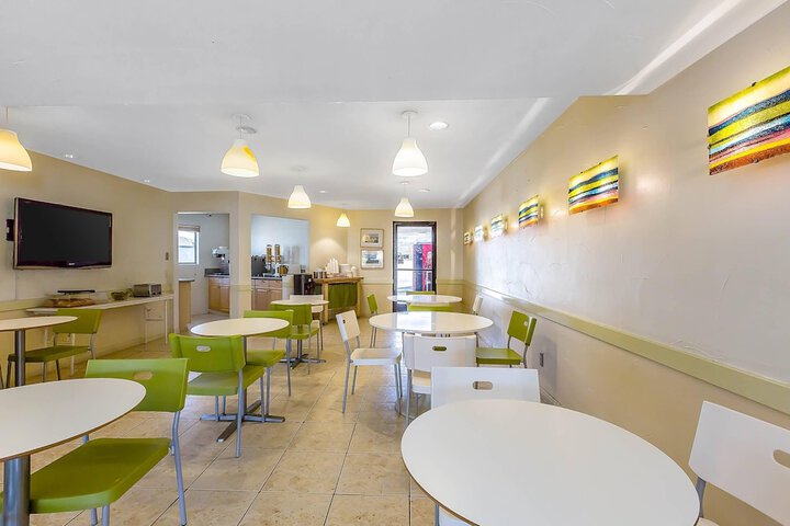 Breakfast/Coffee Service 23 of 26