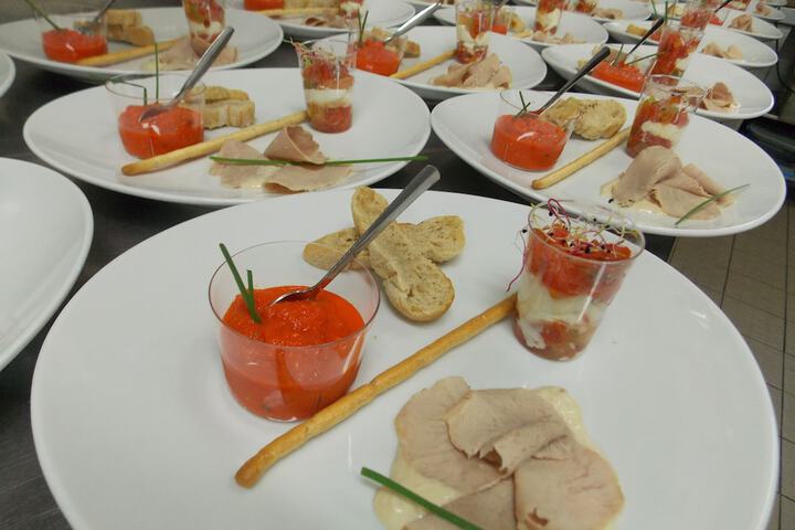 Dining 15 of 40