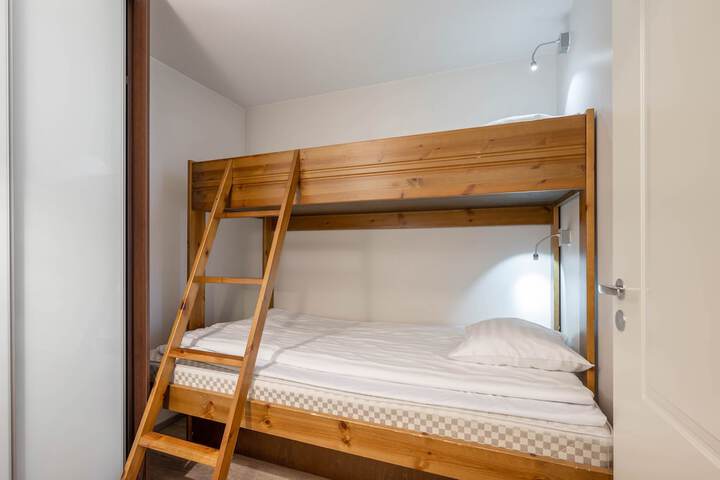 Room 22 of 157