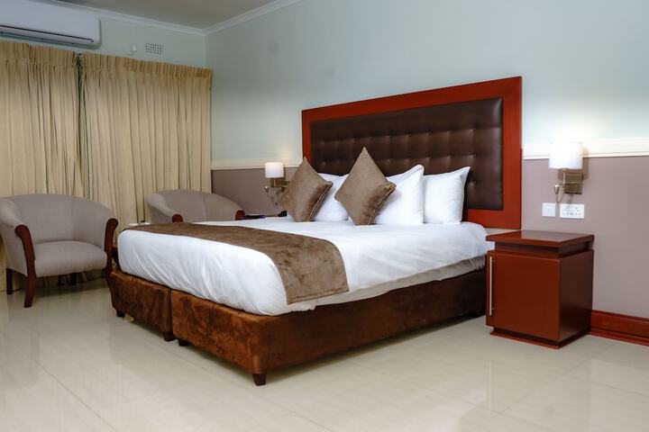 Room 4 of 42