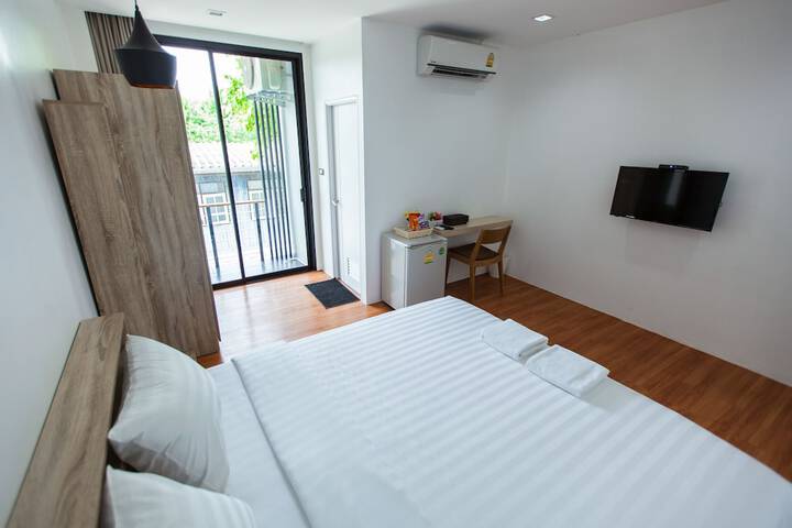 Room 6 of 52