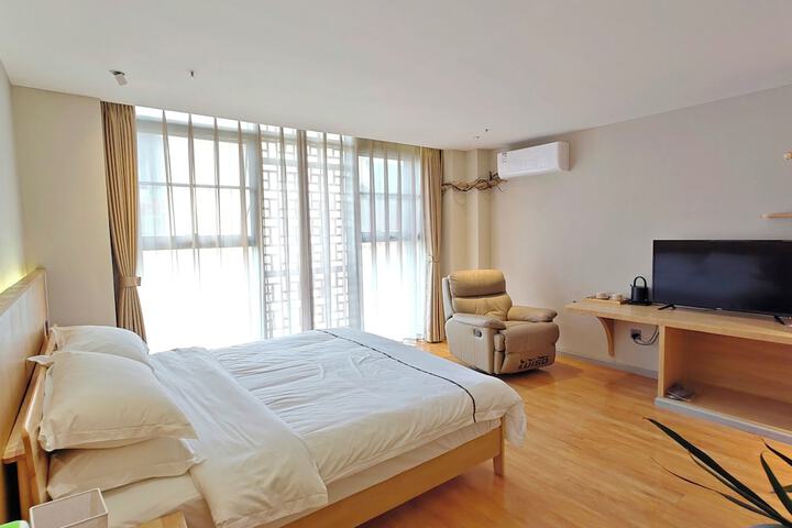 Room 25 of 131