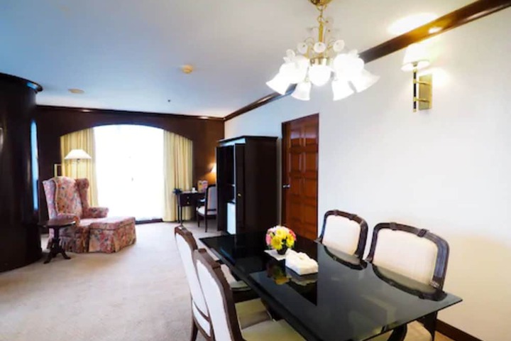 Room 28 of 58