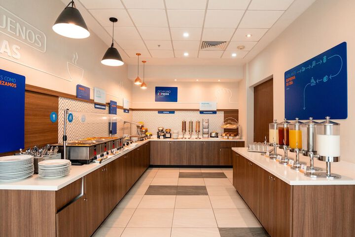 Breakfast/Coffee Service 68 of 90