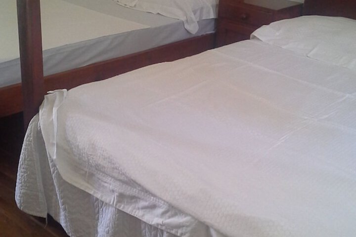 Room 4 of 28