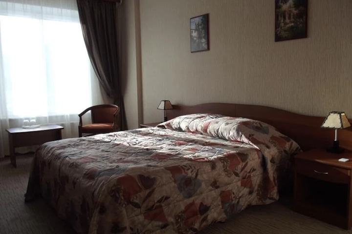 Room 1 of 8