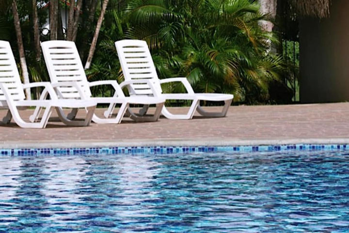 Pool 102 of 120