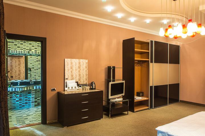 Room 16 of 30