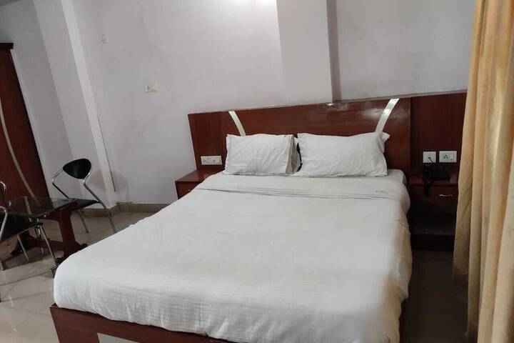 Room 12 of 13