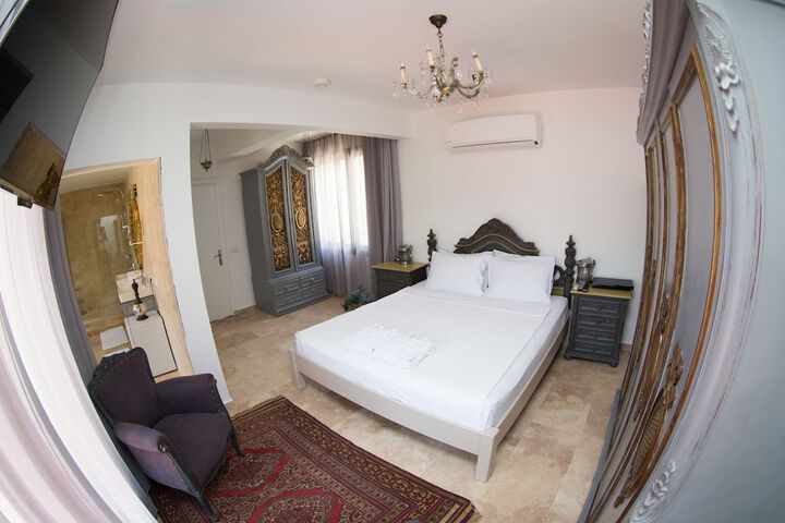 Room 49 of 94
