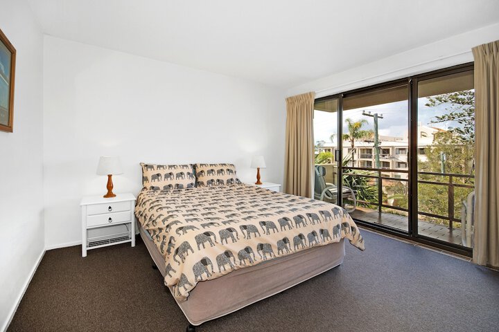 Room 3 of 16