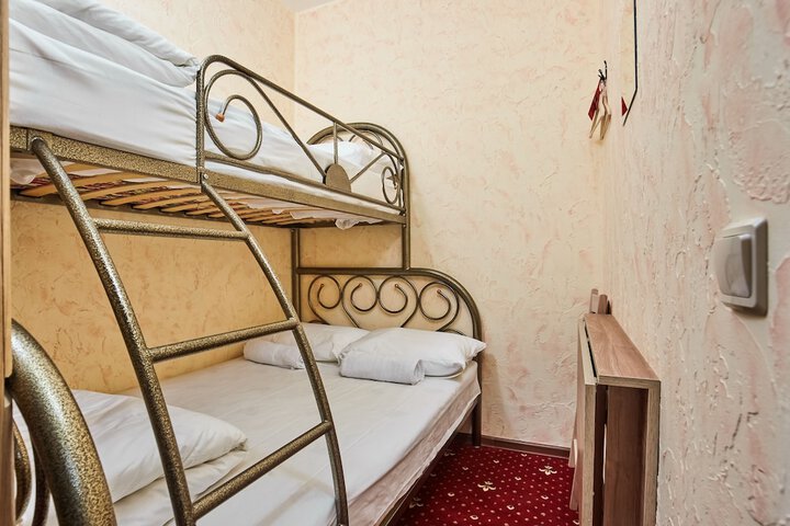 Room 21 of 21