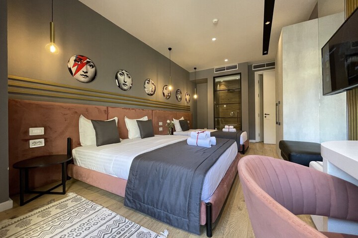 Room 15 of 68