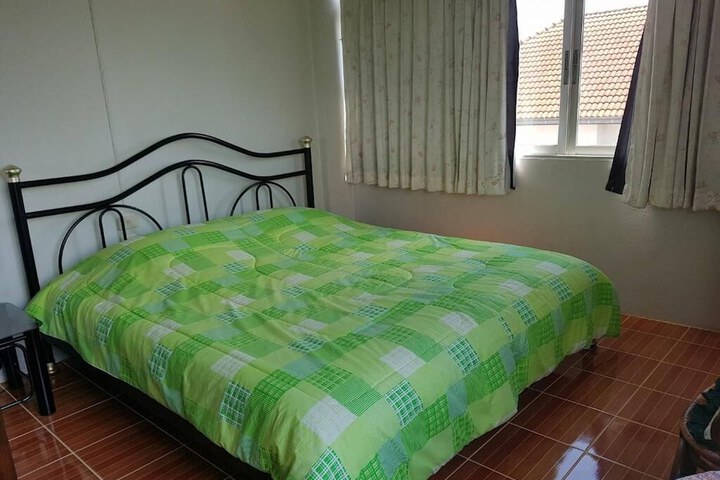 Room 13 of 30