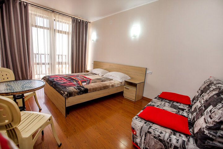 Room 33 of 95