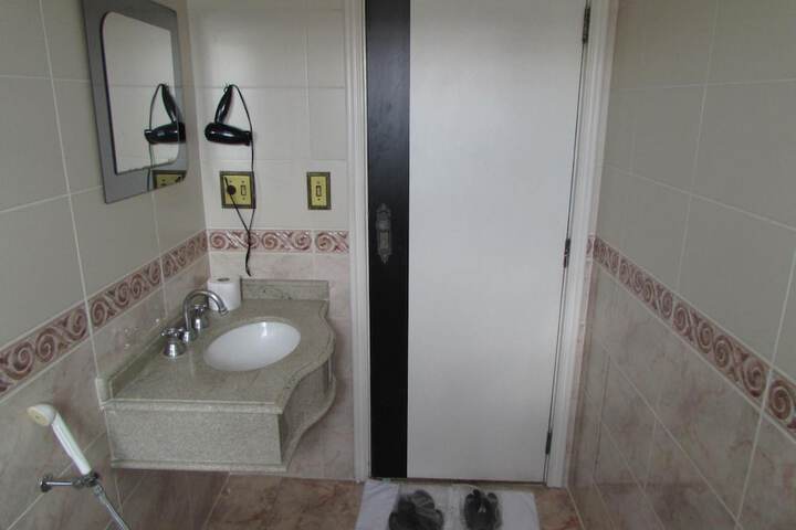 Room 26 of 46