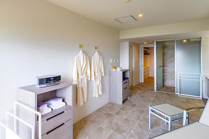 Room 25 of 107