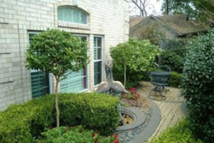 Hotel Exterior 8 of 43