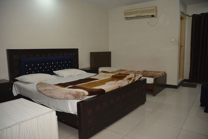 Room 10 of 24