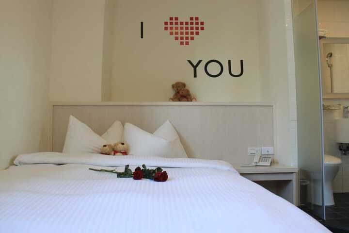 Room 28 of 56