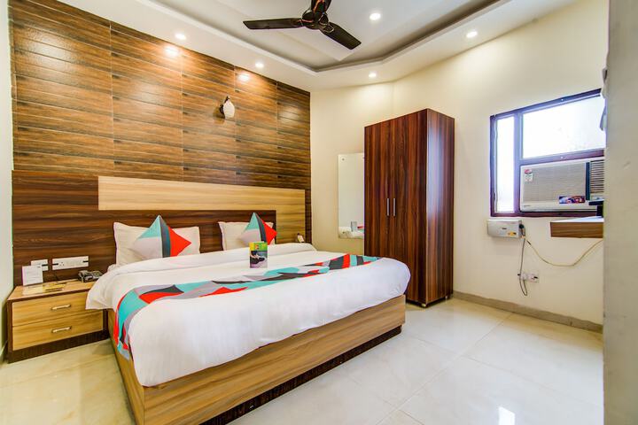 Room 10 of 20