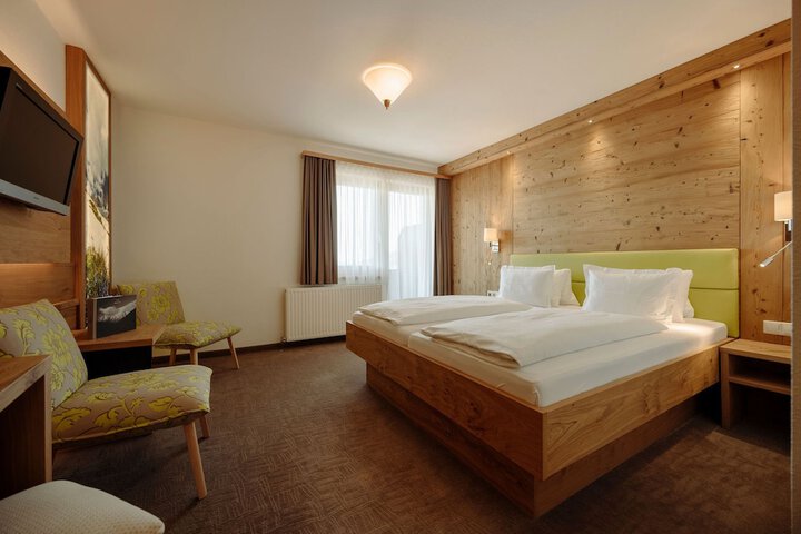 Room 18 of 77