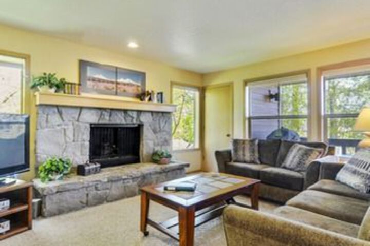 ZRidge 03 2 Br Condo by RedAwning in Bend, OR