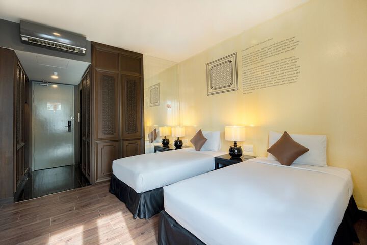 Room 27 of 63