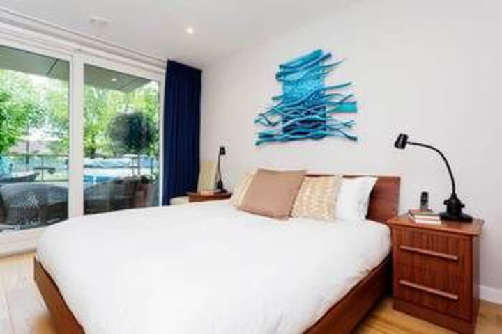 Room 10 of 21