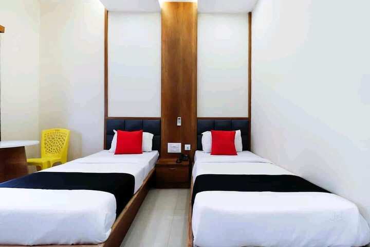 Room 10 of 16