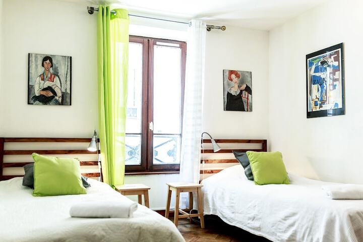 Room 6 of 14