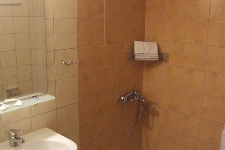Room 13 of 25