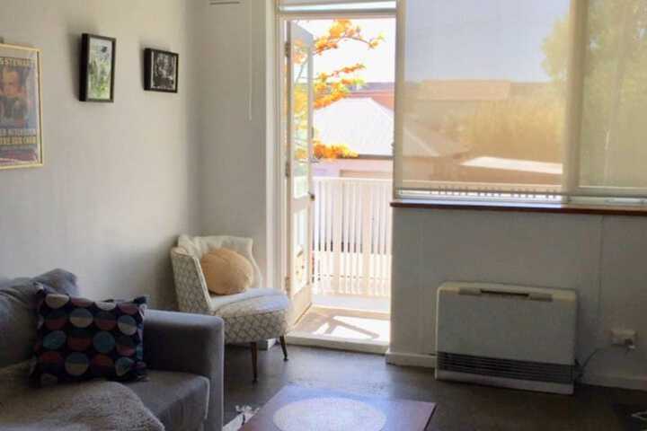 Charming and Spacious 2 Bedroom in Balaclava