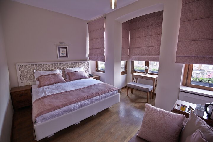 Room 24 of 51