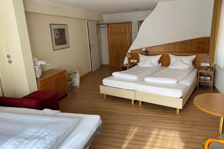 Room 7 of 81