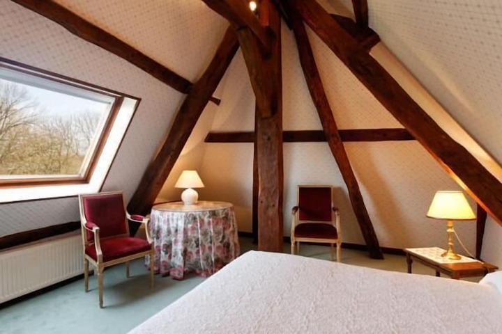 Room 12 of 54