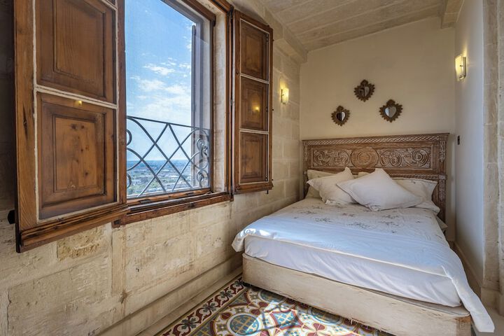 Room 25 of 130