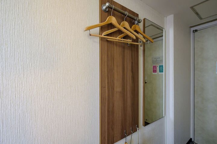Room 10 of 83