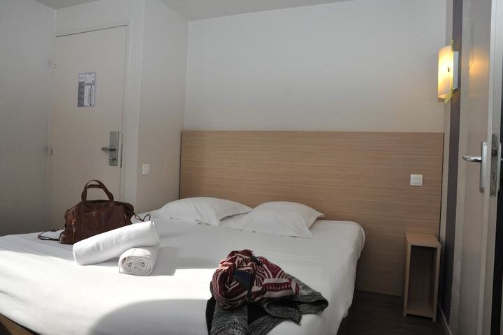Room 15 of 37