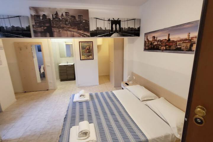 Room 43 of 103